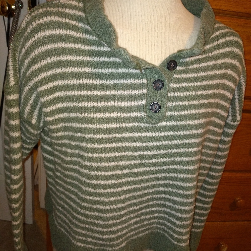 Stripes green and cream sweater 😋 - Picture 2 of 6
